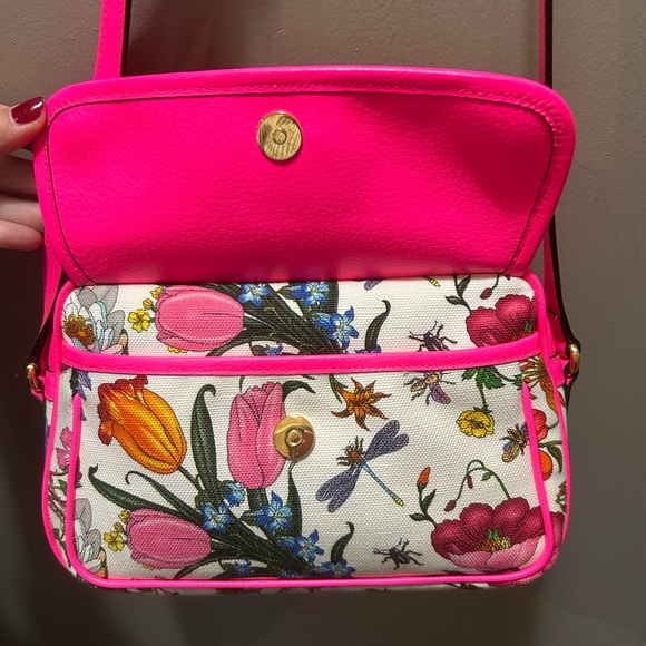 Gucci Flora Floral Canvas Shoulder Bag w-Hot Pink Trim - Picture 9 of 16